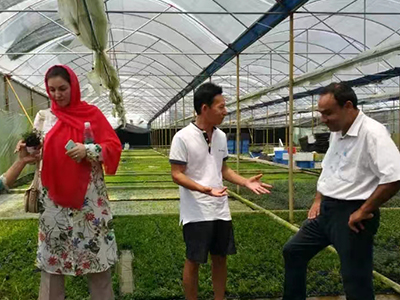 亚格特刘董接待到访花都基地的国外客户